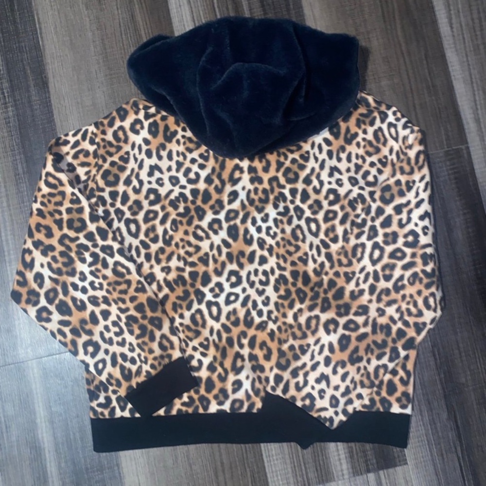 Victoria’s Secret cheetah print hoodie - Picture 6 of 9